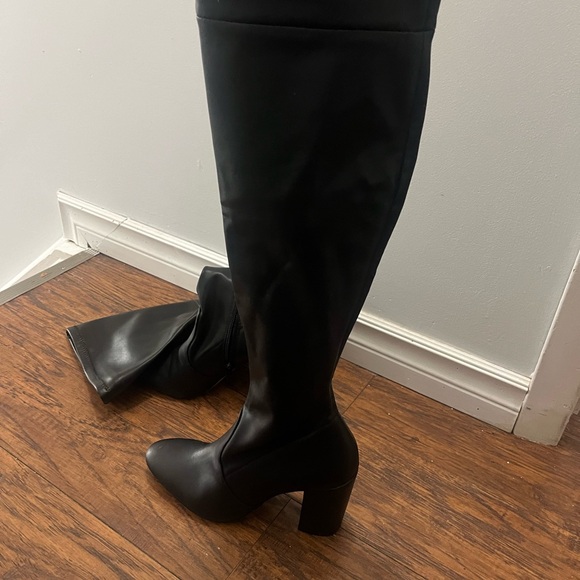 SOLD - Picture 4 of 5